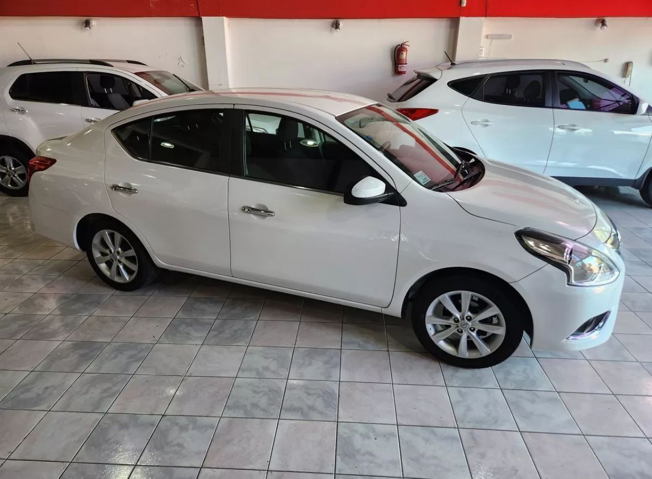 Nissan Versa Usado Financiado en Córdoba, deRuedas