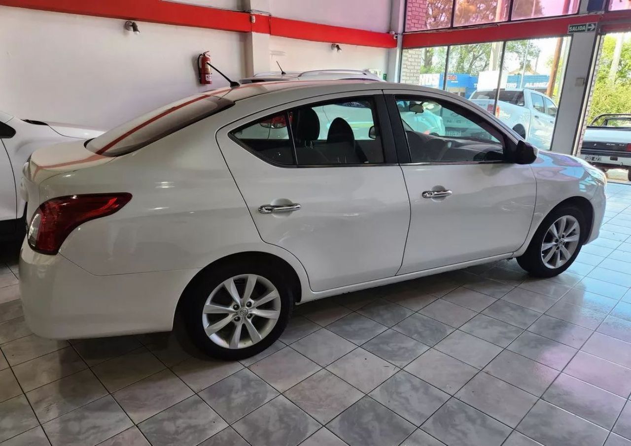 Nissan Versa Usado Financiado en Córdoba, deRuedas