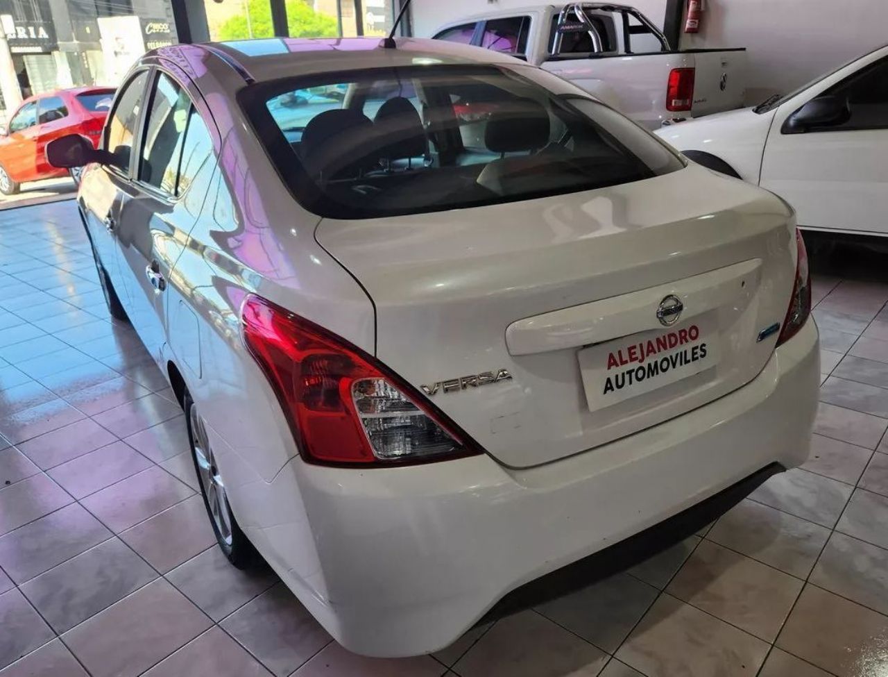 Nissan Versa Usado Financiado en Córdoba, deRuedas
