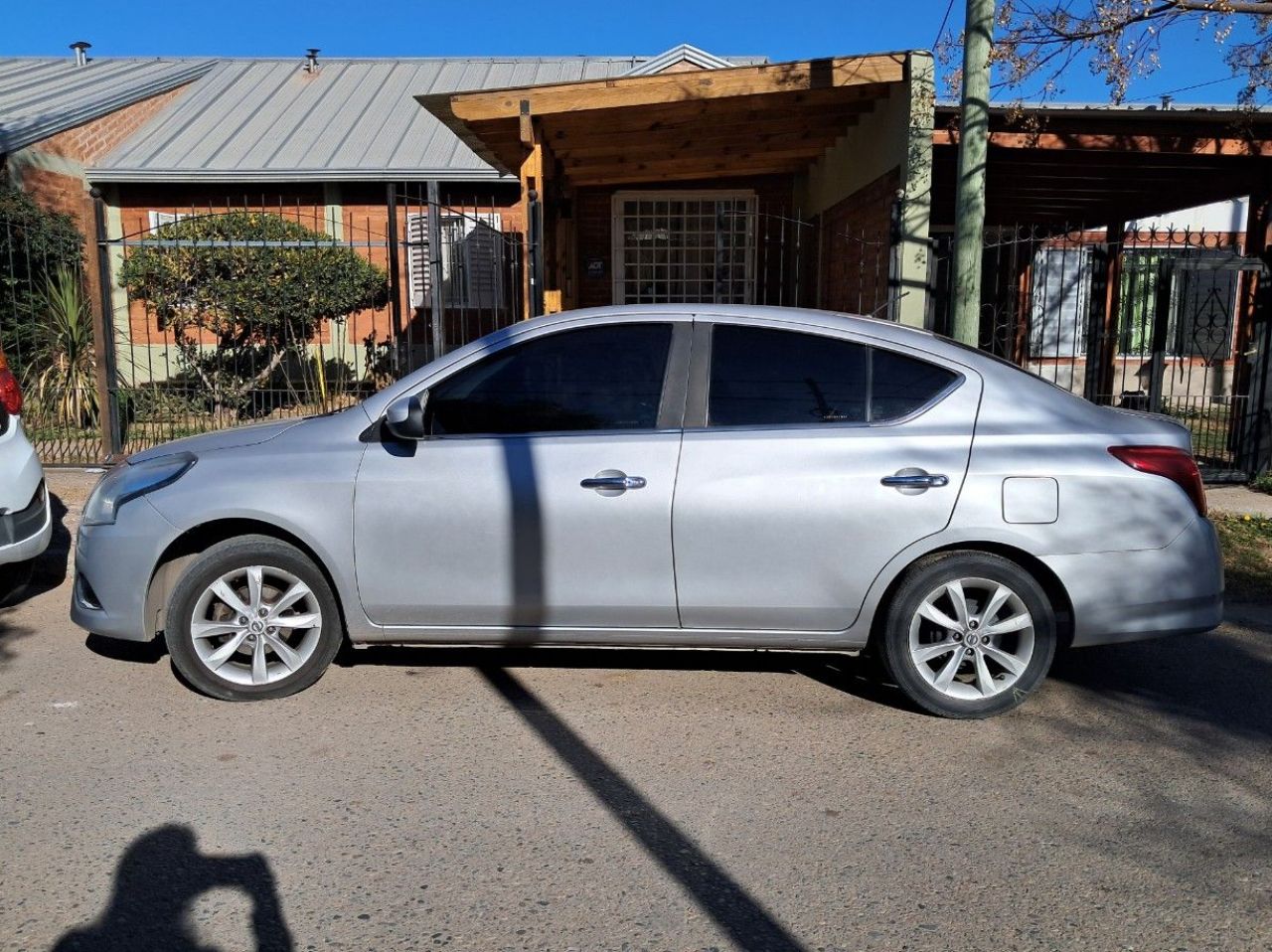Nissan Versa Usado en Neuquén, deRuedas