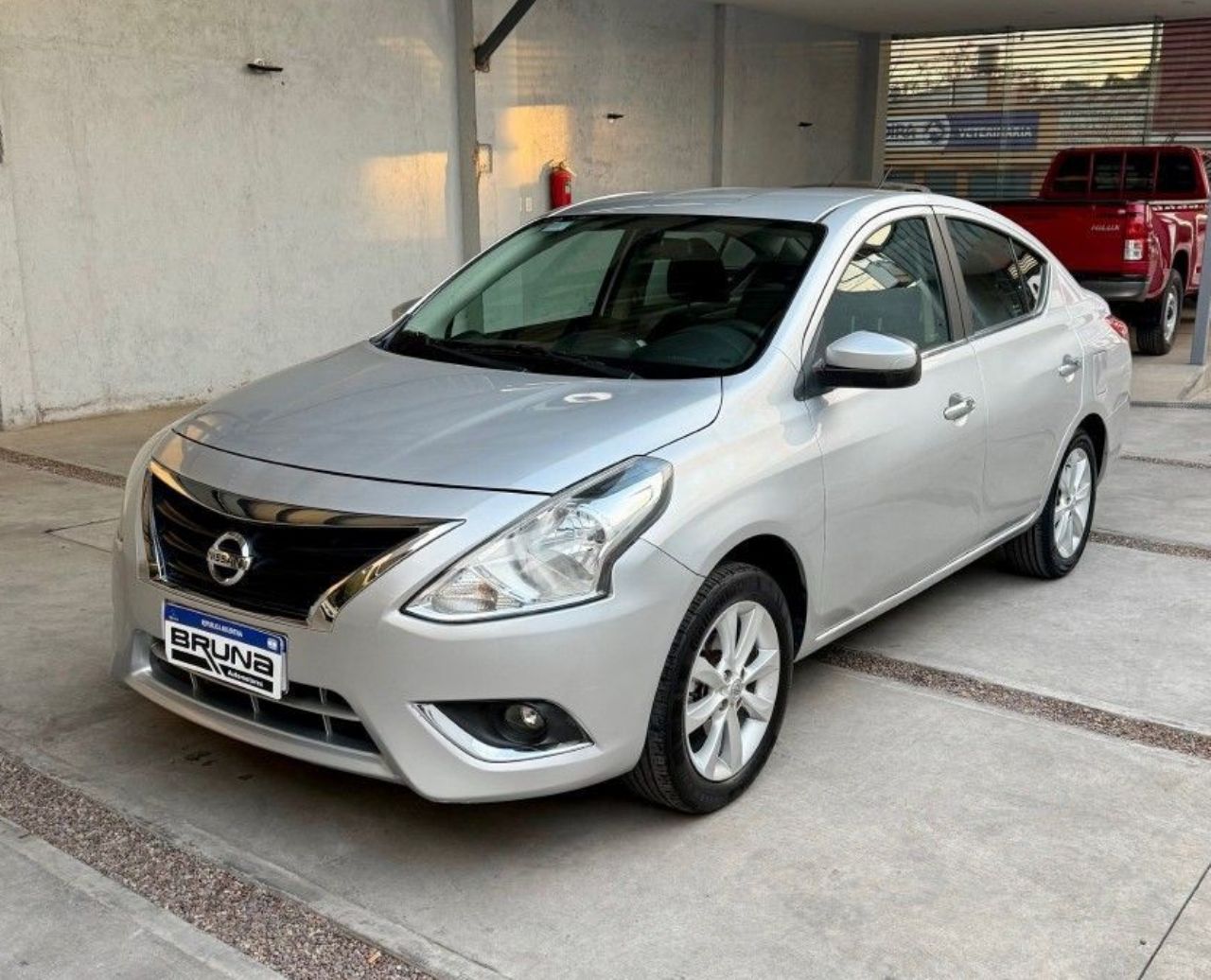 Nissan Versa Usado Financiado en Mendoza, deRuedas