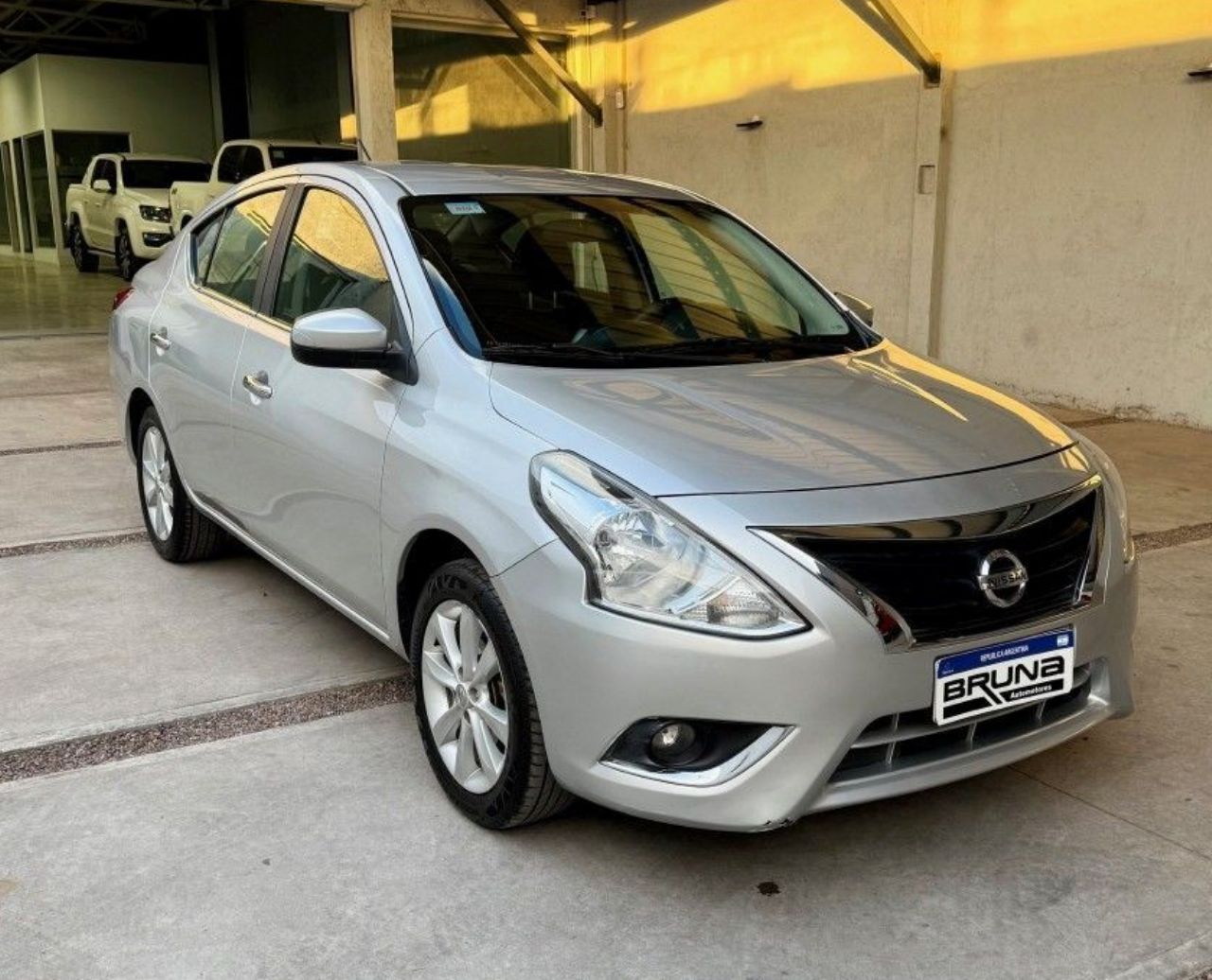 Nissan Versa Usado Financiado en Mendoza, deRuedas