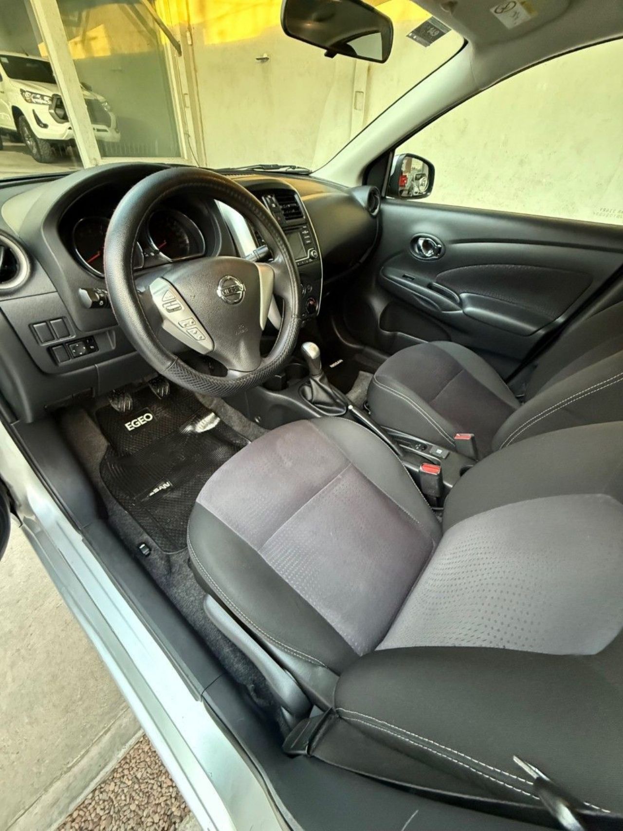 Nissan Versa Usado Financiado en Mendoza, deRuedas