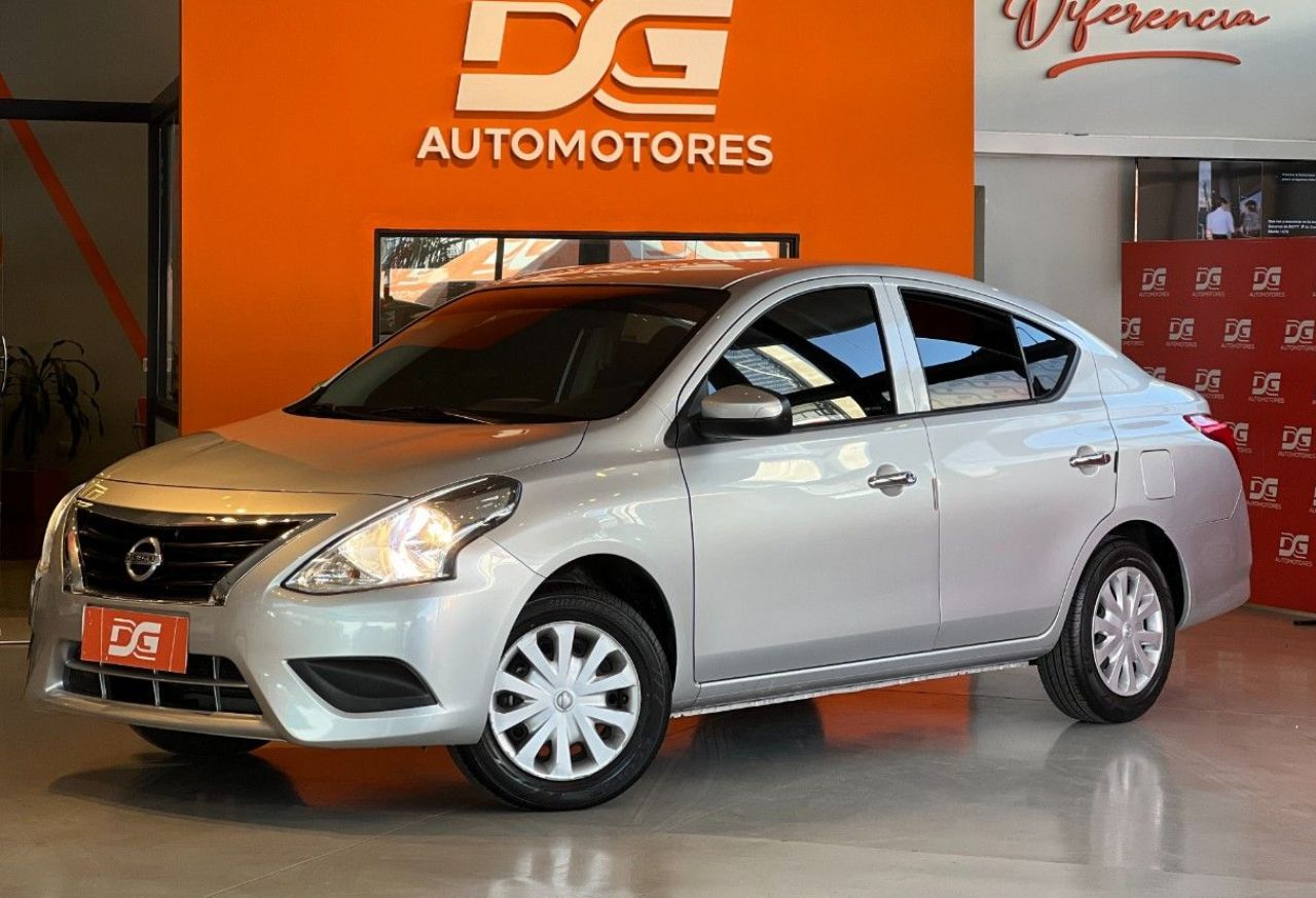 Nissan Versa Usado Financiado en Córdoba, deRuedas