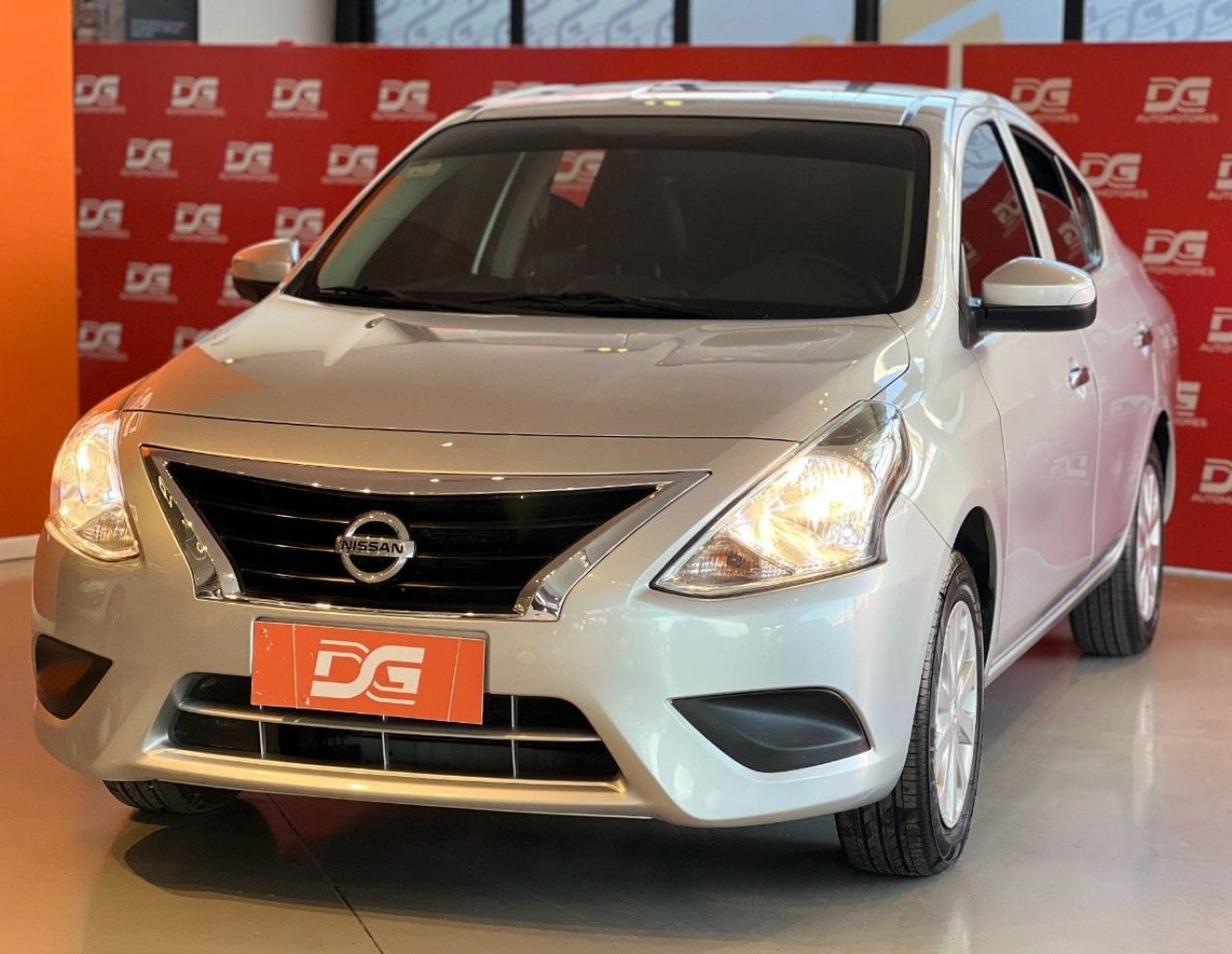 Nissan Versa Usado Financiado en Córdoba, deRuedas