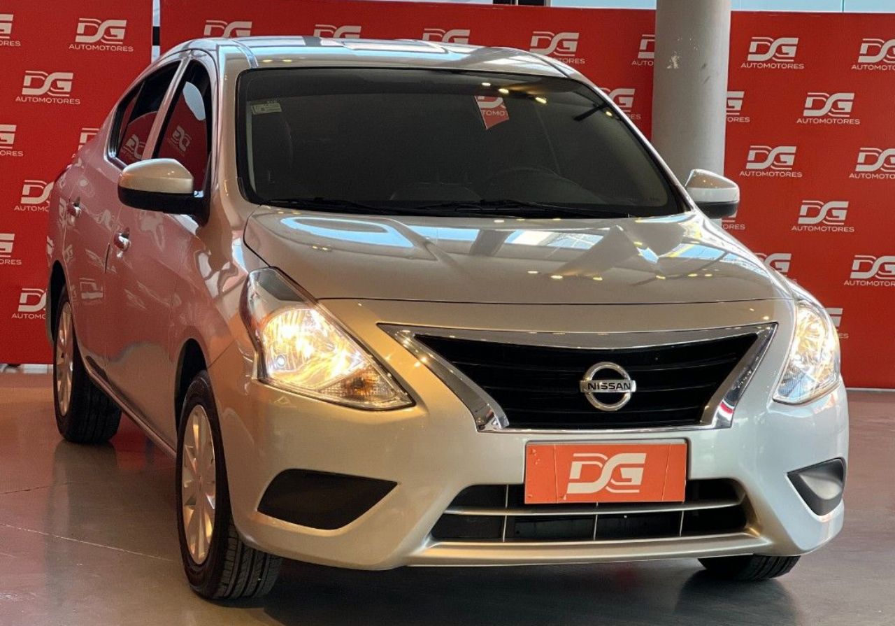Nissan Versa Usado Financiado en Córdoba, deRuedas