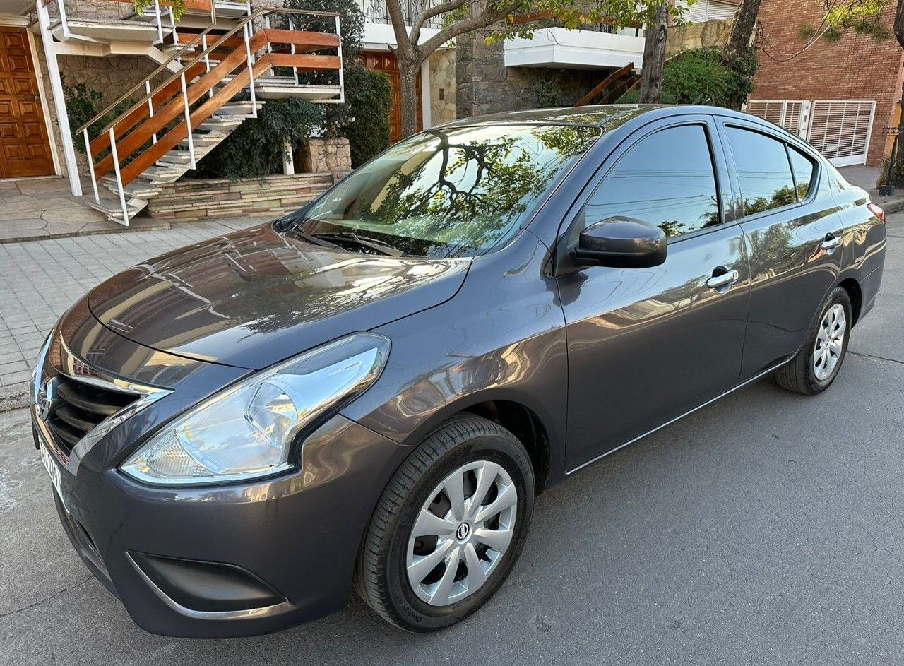 Nissan Versa Usado Financiado en Córdoba, deRuedas