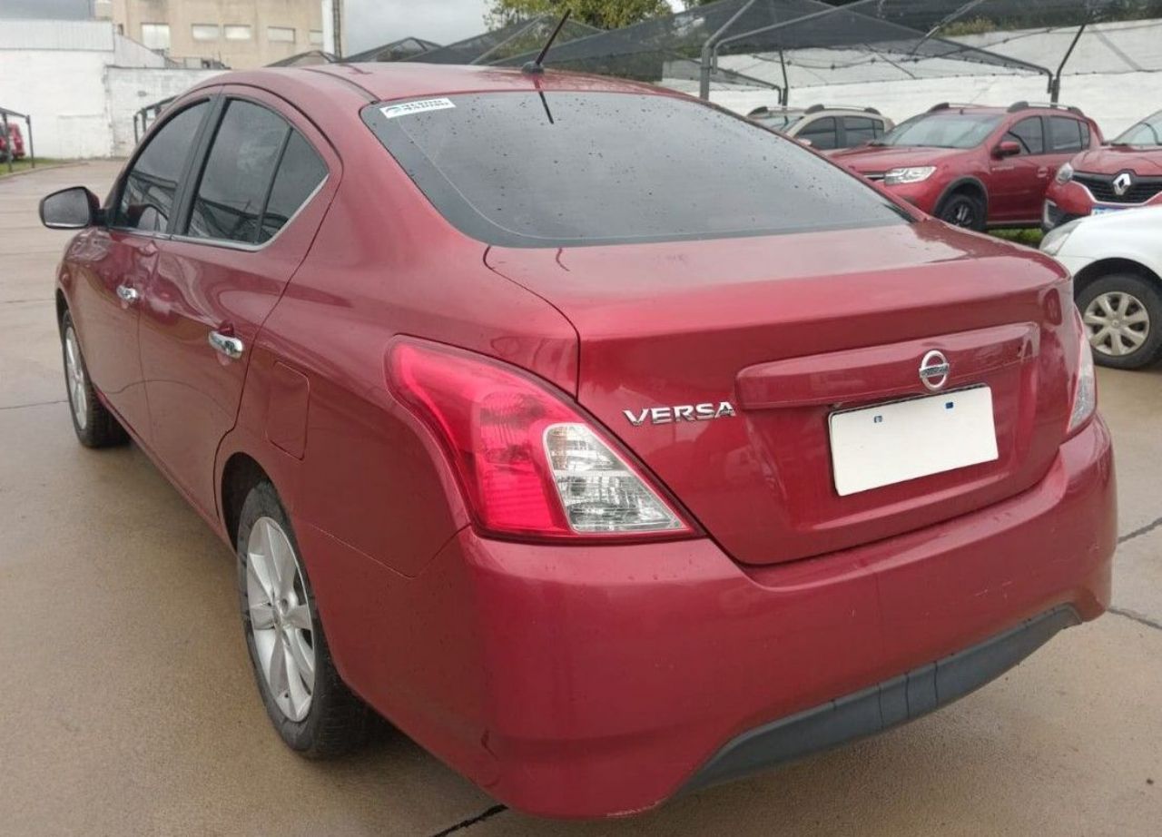 Nissan Versa Usado Financiado en Córdoba, deRuedas