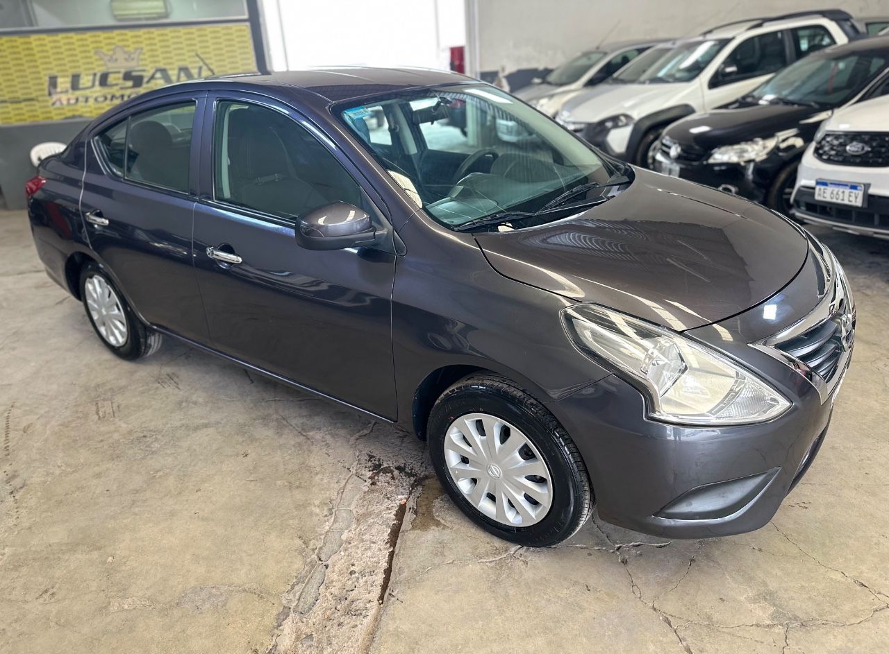 Nissan Versa Usado Financiado en Mendoza, deRuedas