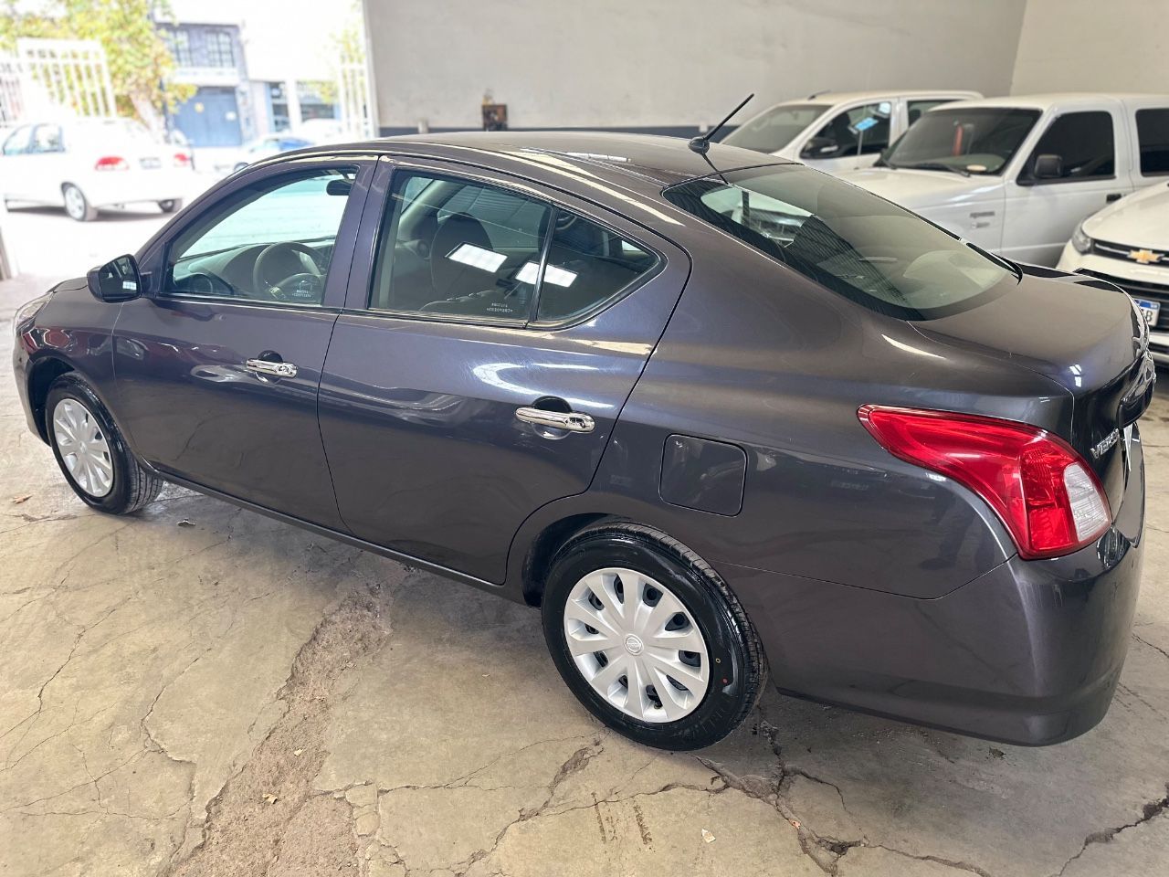 Nissan Versa Usado Financiado en Mendoza, deRuedas