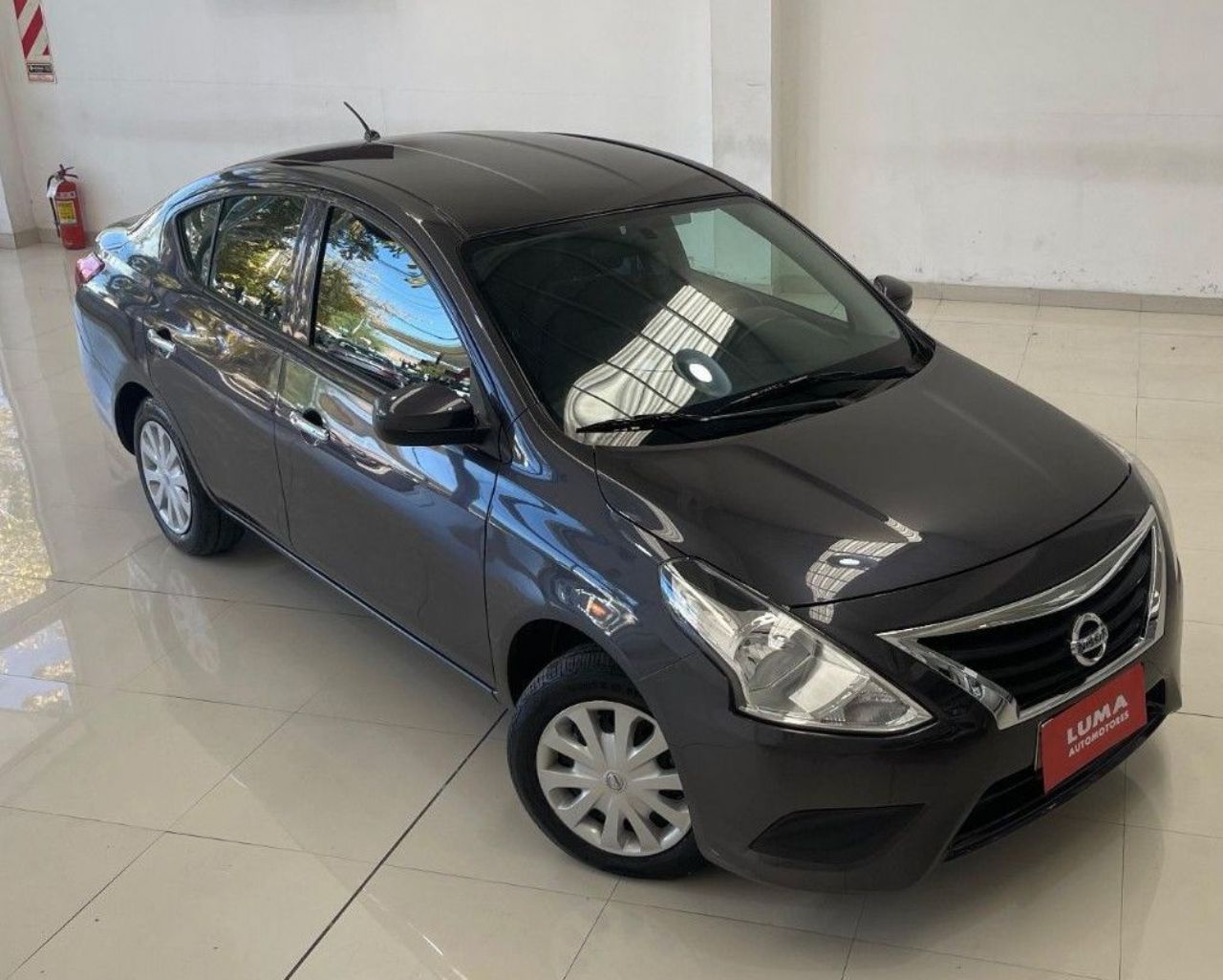 Nissan Versa Usado Financiado en Mendoza, deRuedas