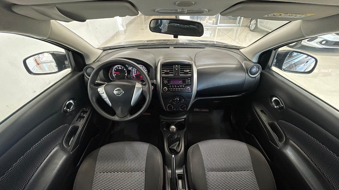 Nissan Versa Usado Financiado en Mendoza, deRuedas