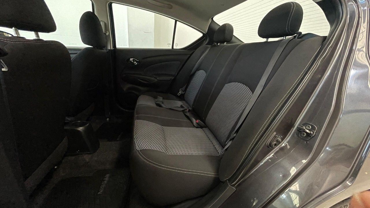 Nissan Versa Usado Financiado en Mendoza, deRuedas