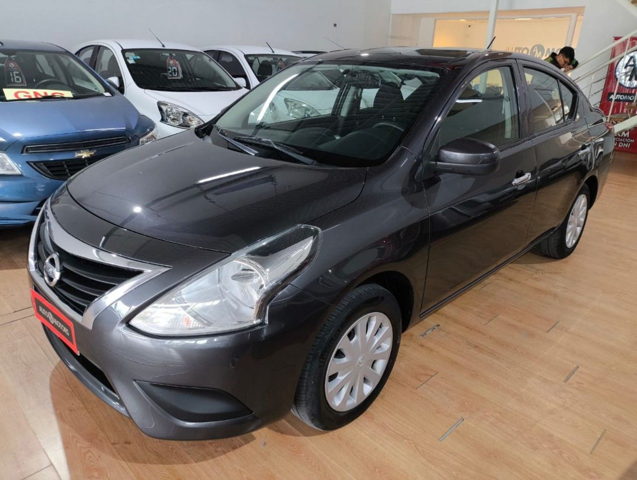 Nissan Versa Usado Financiado en Córdoba, deRuedas