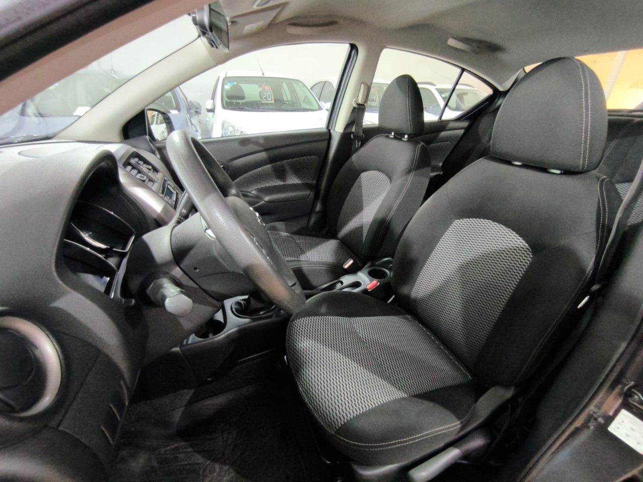 Nissan Versa Usado Financiado en Córdoba, deRuedas