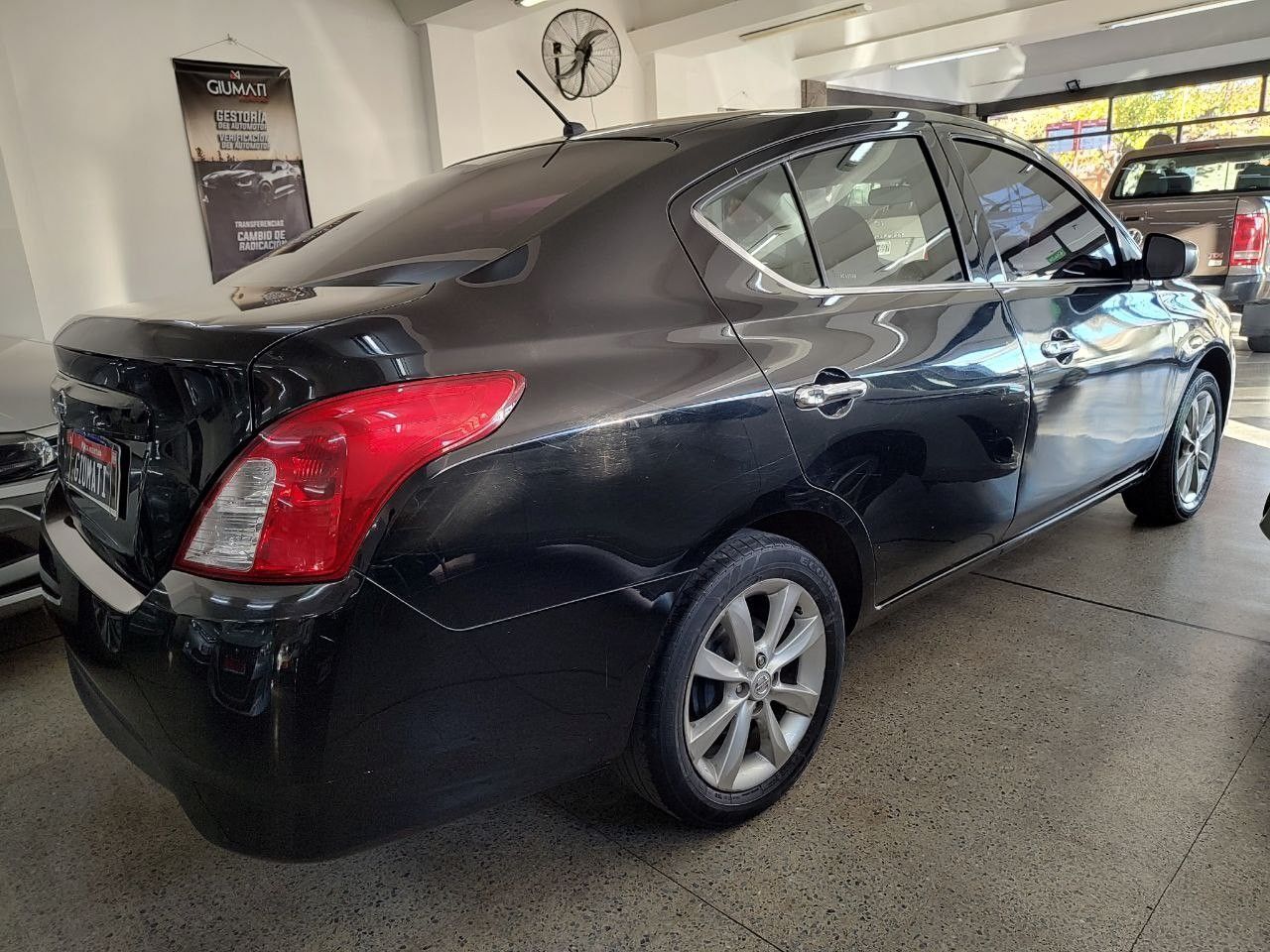 Nissan Versa Usado Financiado en Mendoza, deRuedas