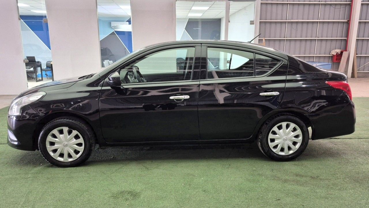 Nissan Versa Usado Financiado en Córdoba, deRuedas