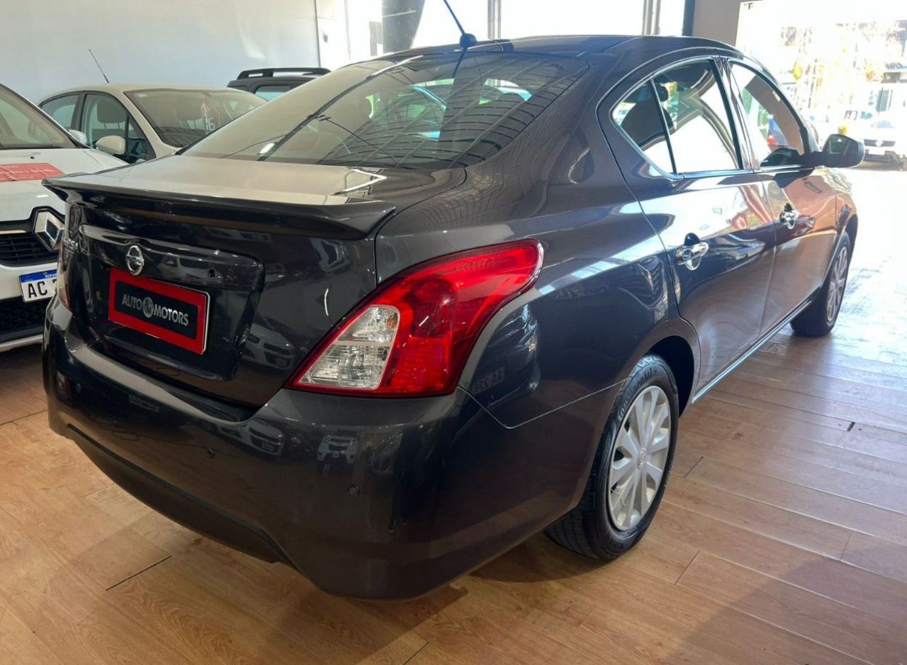 Nissan Versa Usado Financiado en Córdoba, deRuedas