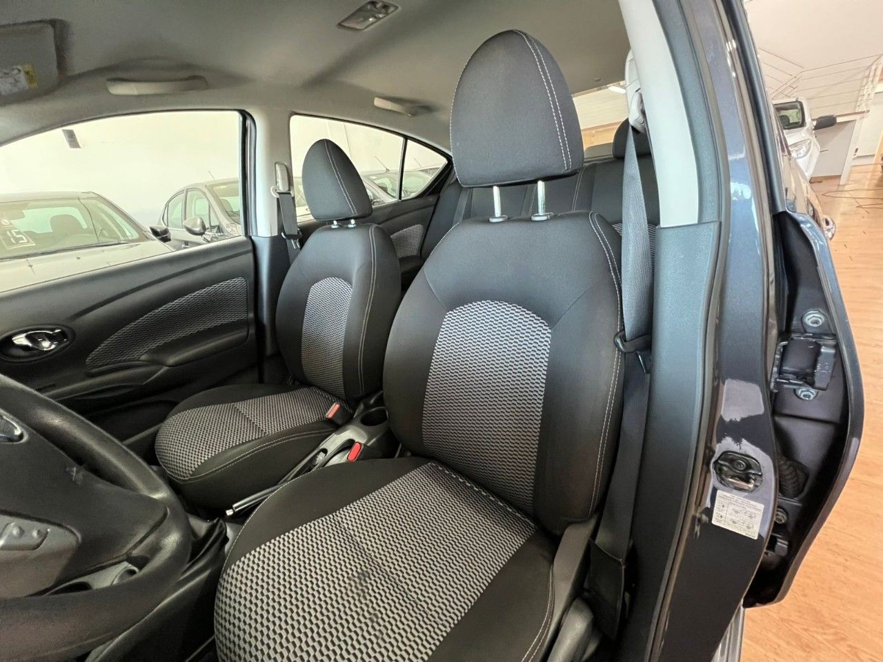 Nissan Versa Usado Financiado en Córdoba, deRuedas