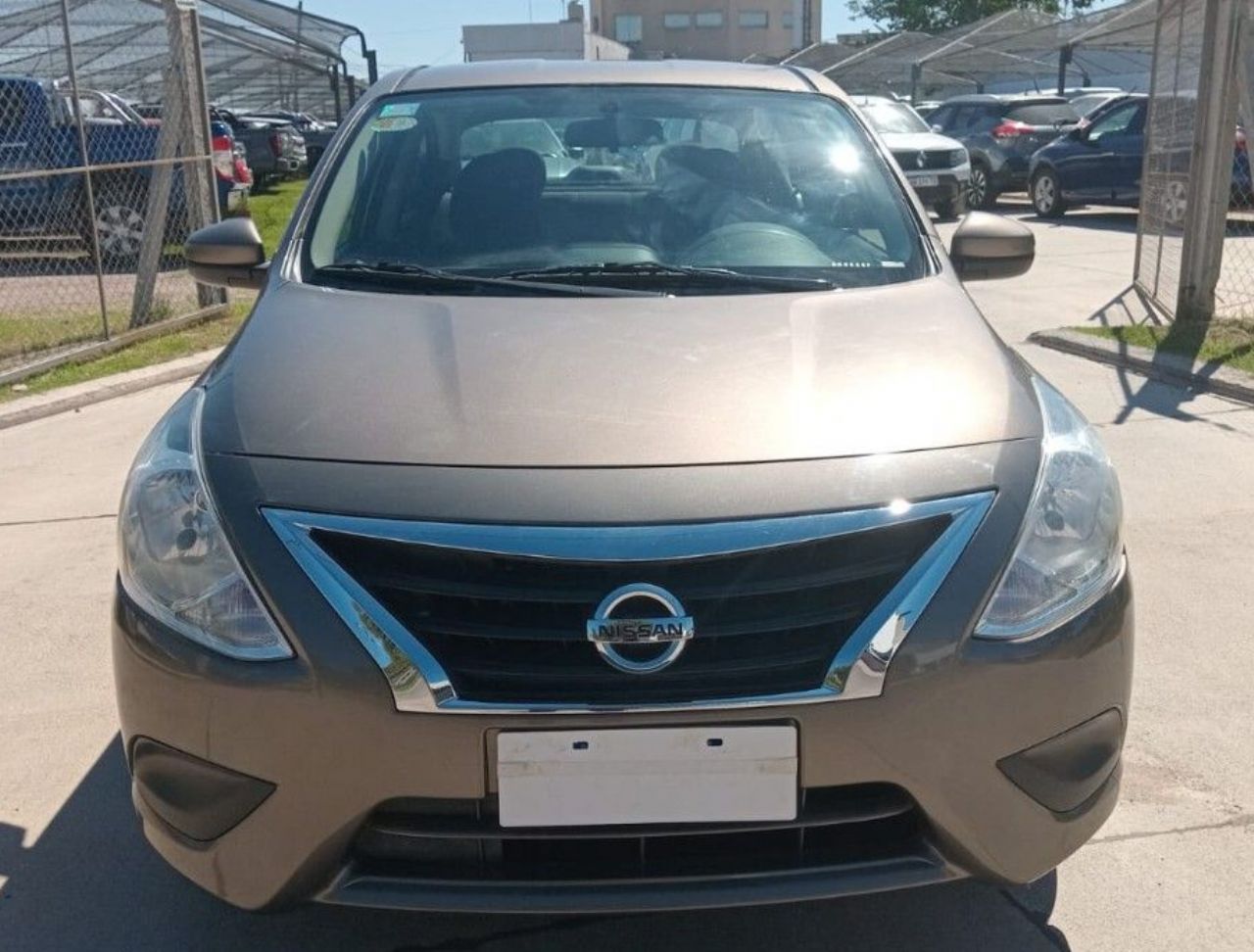 Nissan Versa Usado Financiado en Córdoba, deRuedas
