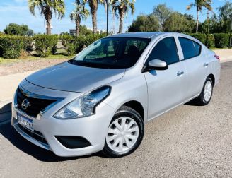 Nissan Versa Usado en Mendoza Financiado