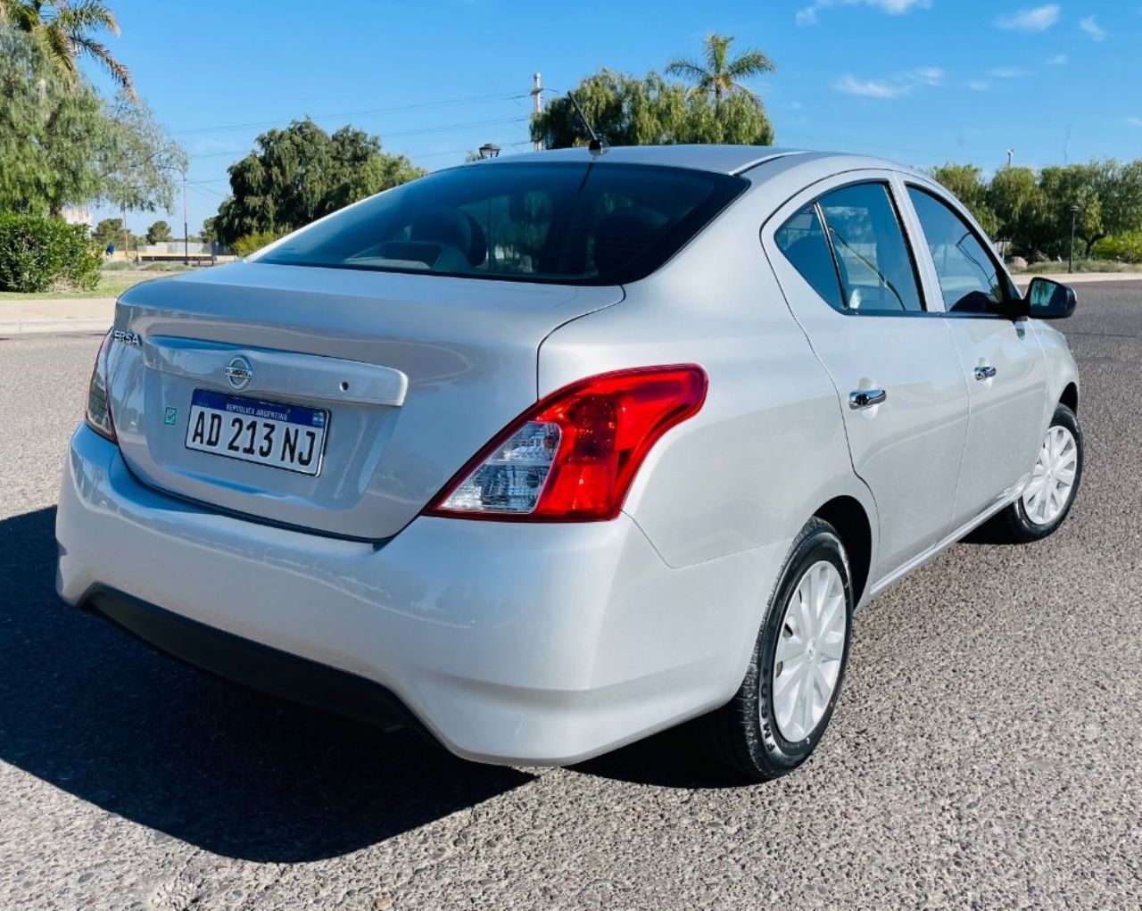 Nissan Versa Usado Financiado en Mendoza, deRuedas
