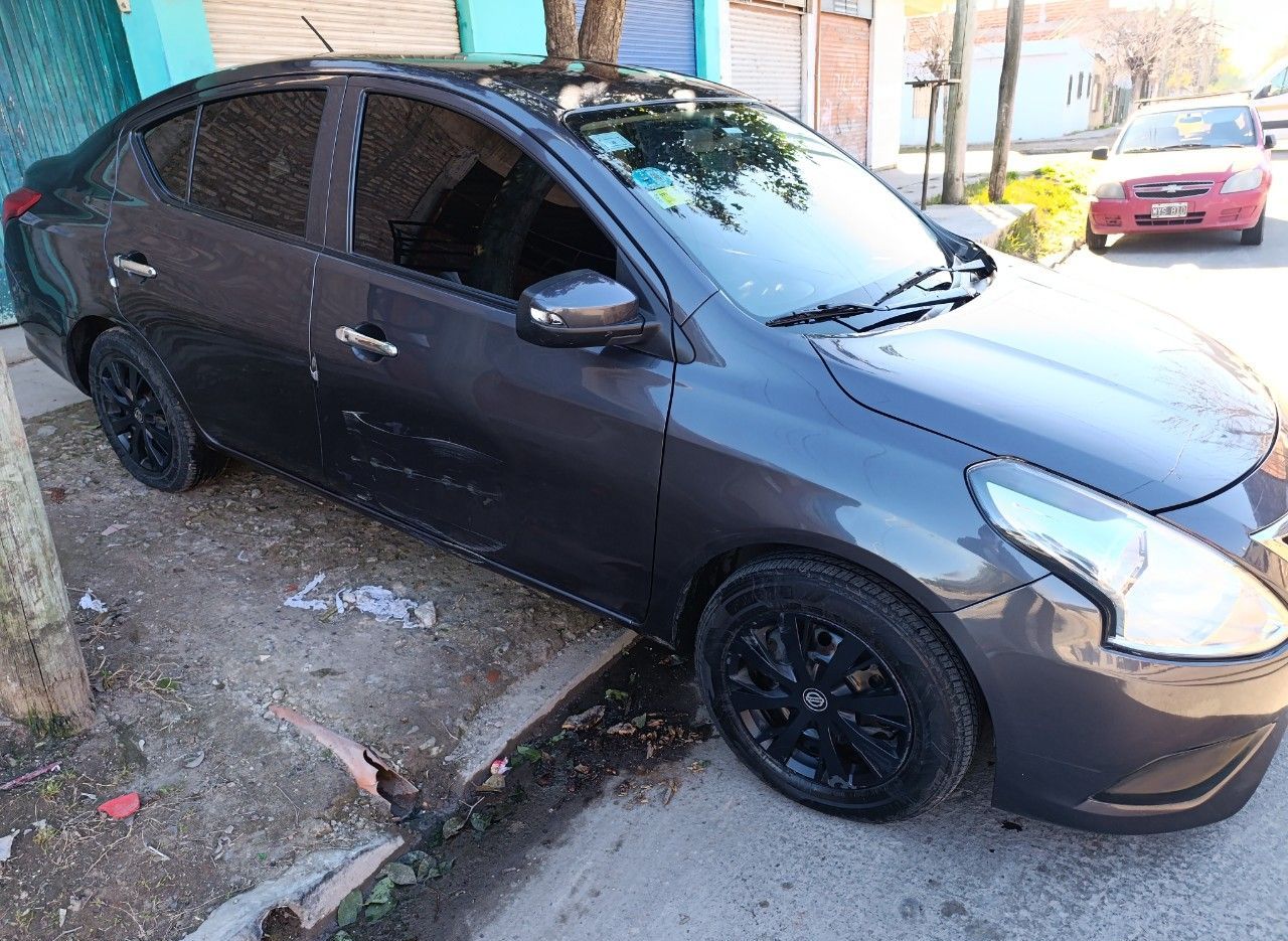 Nissan Versa Usado en Buenos Aires, deRuedas