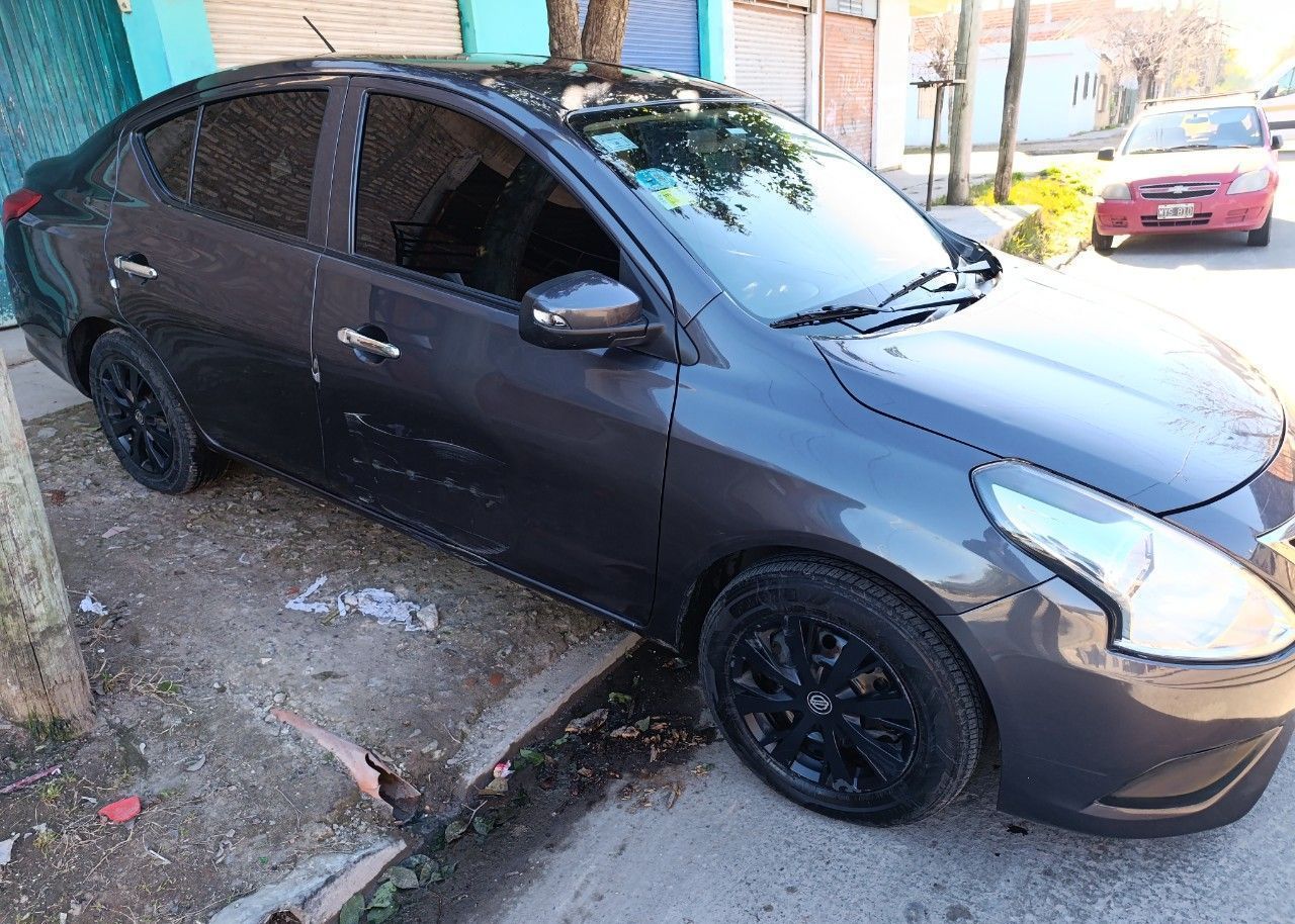 Nissan Versa Usado en Buenos Aires, deRuedas