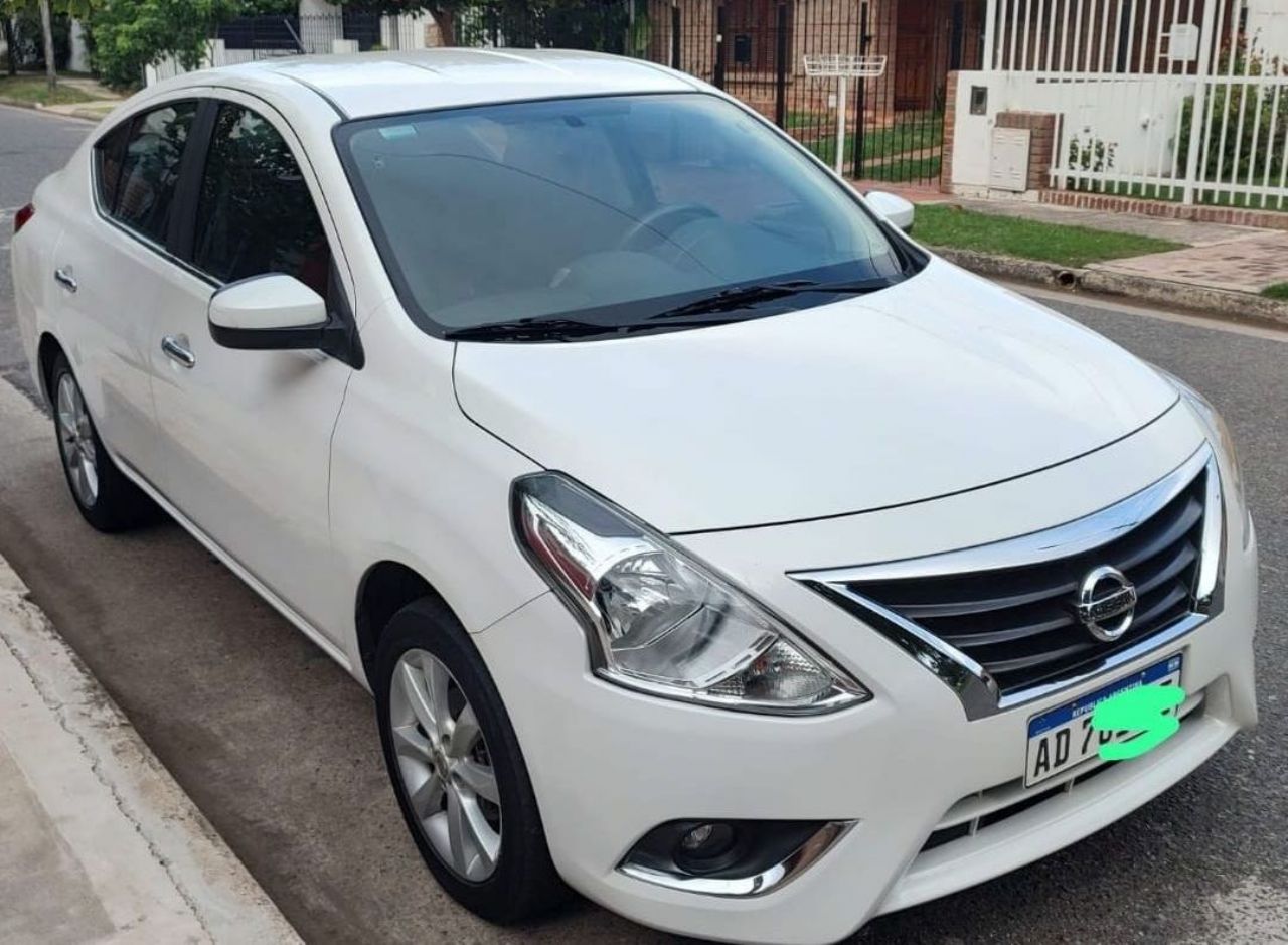 Nissan Versa Usado Financiado en Córdoba, deRuedas