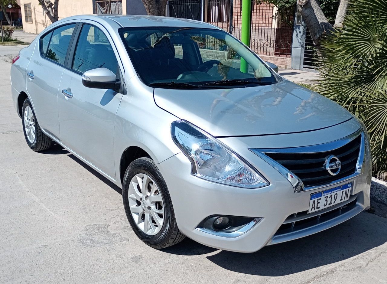 Nissan Versa Usado Financiado en Mendoza, deRuedas