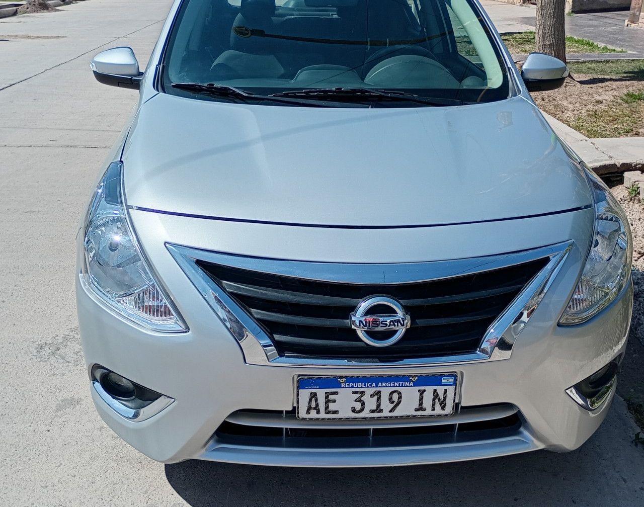 Nissan Versa Usado Financiado en Mendoza, deRuedas