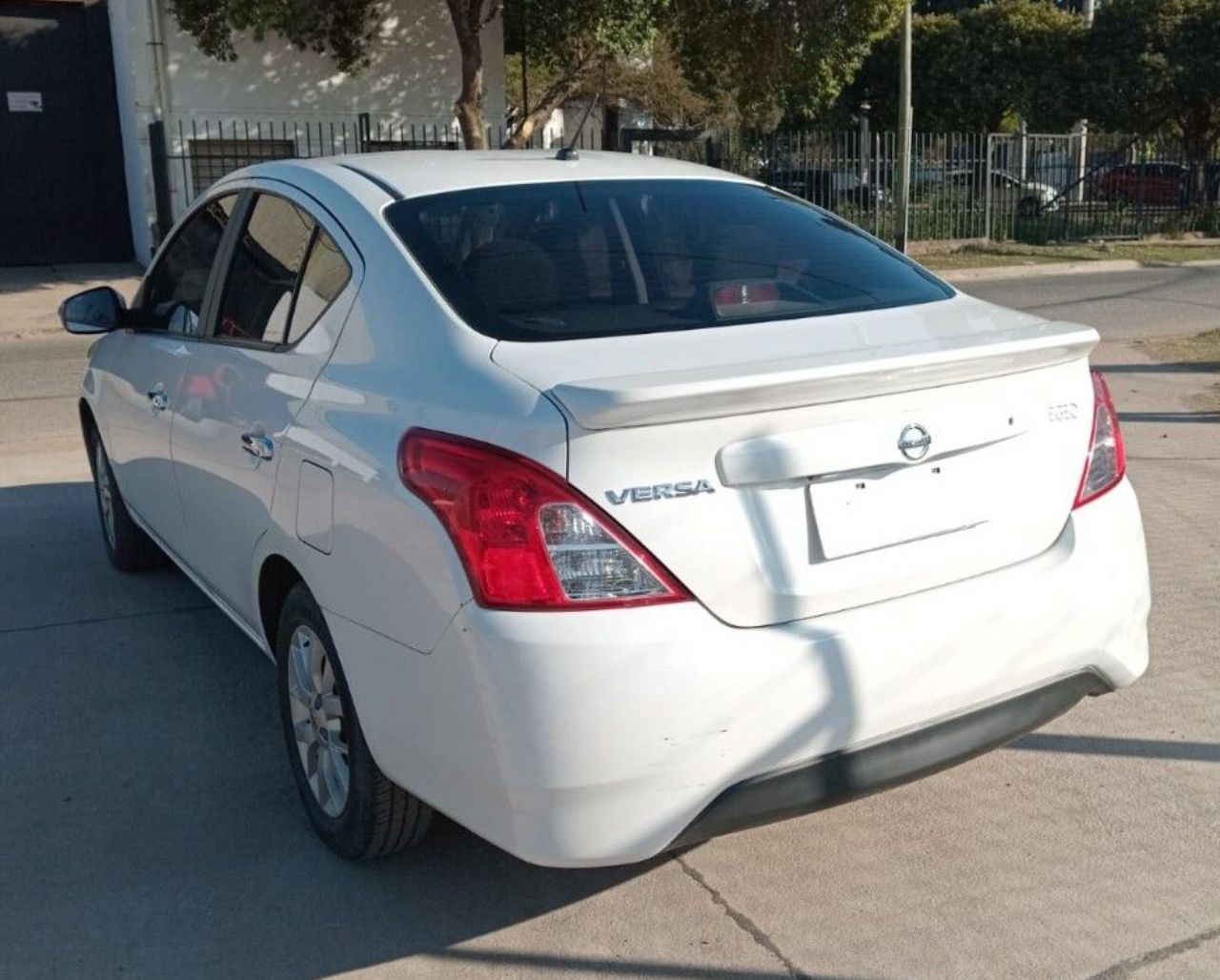 Nissan Versa Usado Financiado en Córdoba, deRuedas
