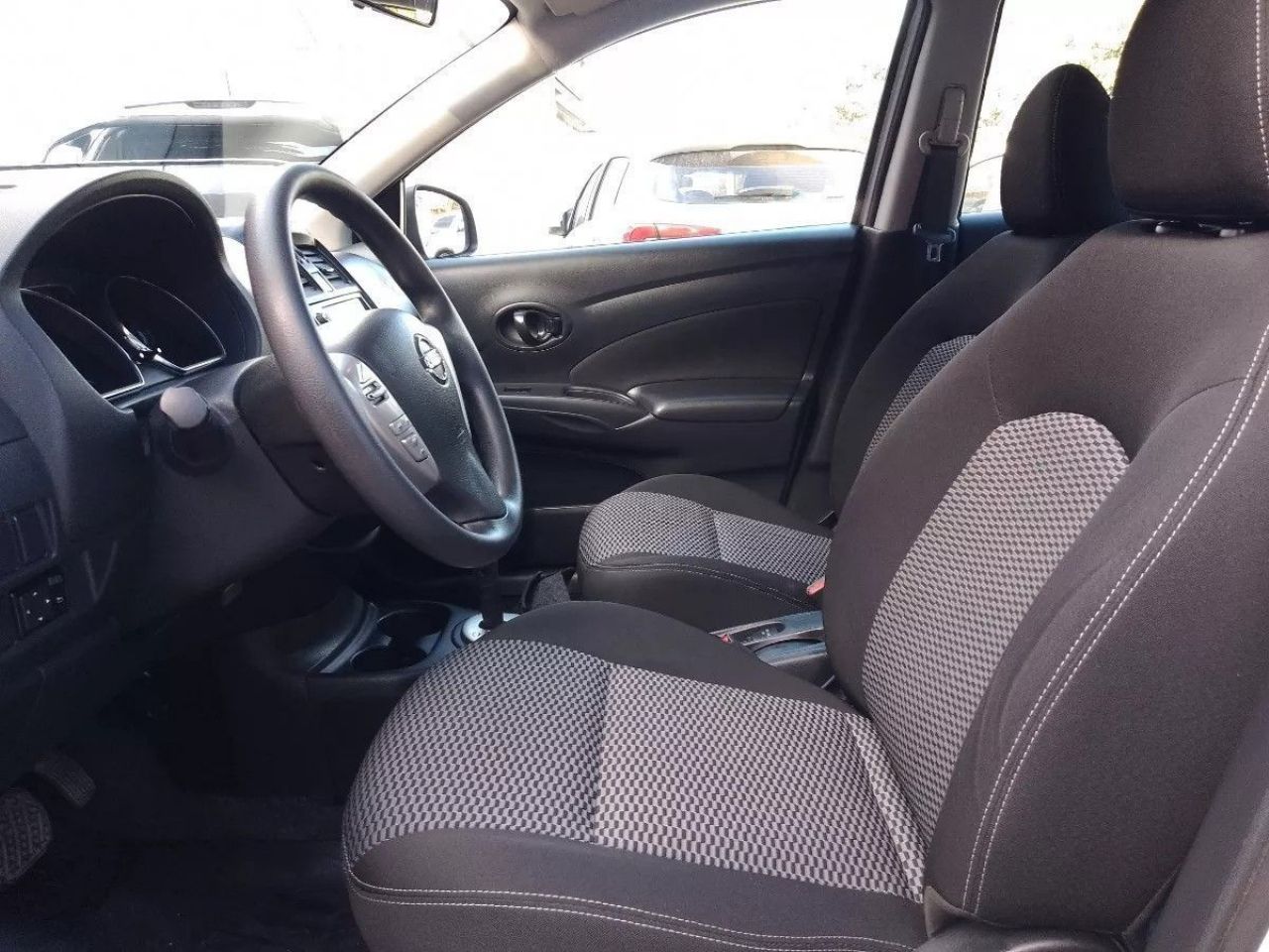 Nissan Versa Usado en Córdoba, deRuedas