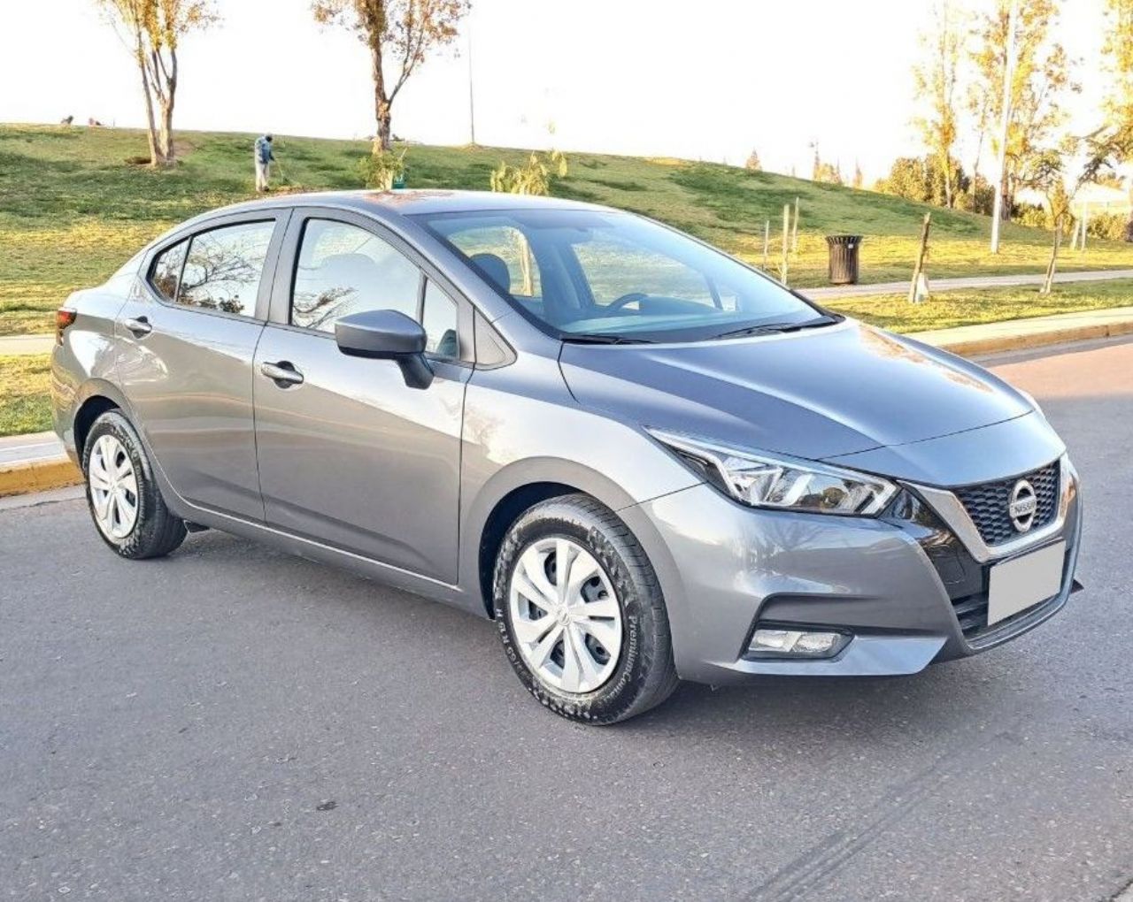 Nissan Versa Usado Financiado en Mendoza, deRuedas