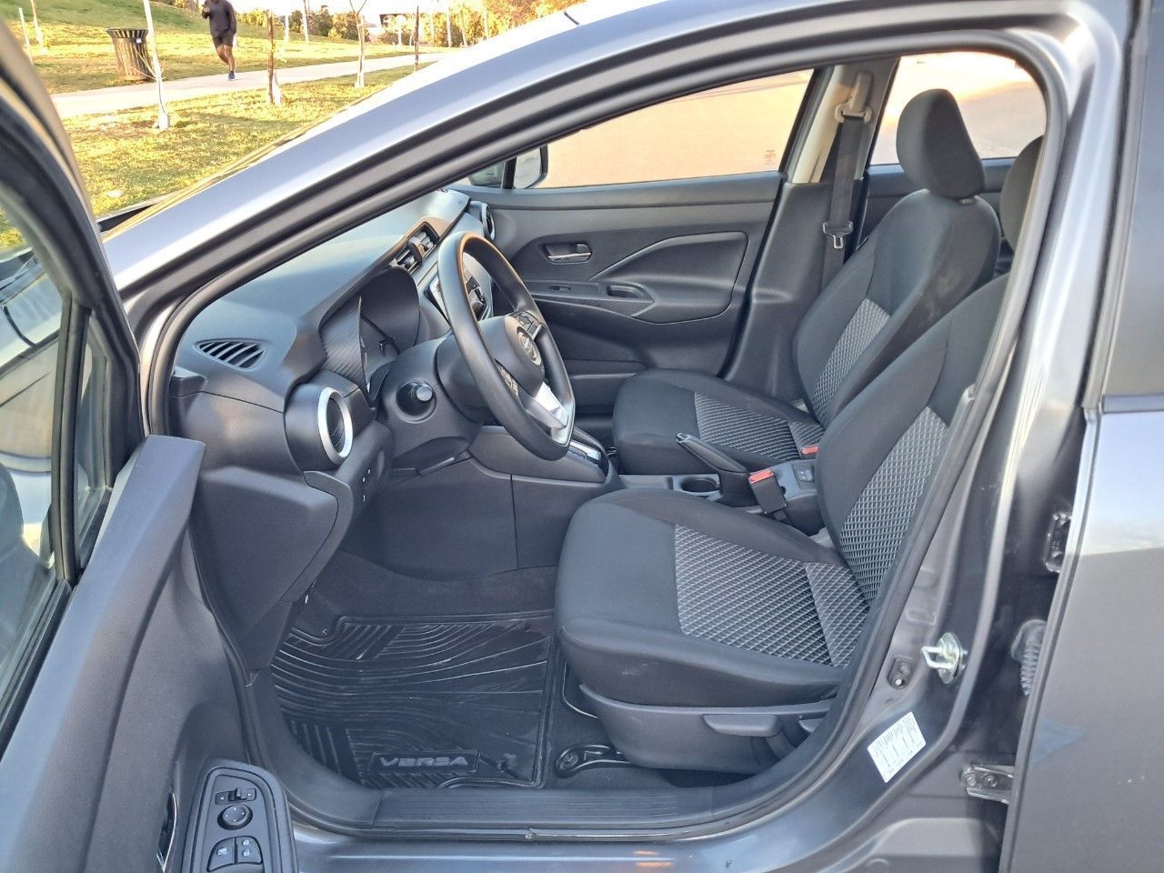 Nissan Versa Usado Financiado en Mendoza, deRuedas