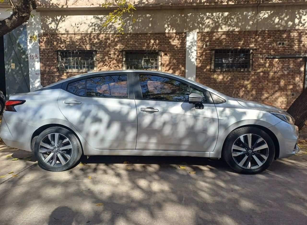 Nissan Versa Usado Financiado en Mendoza, deRuedas