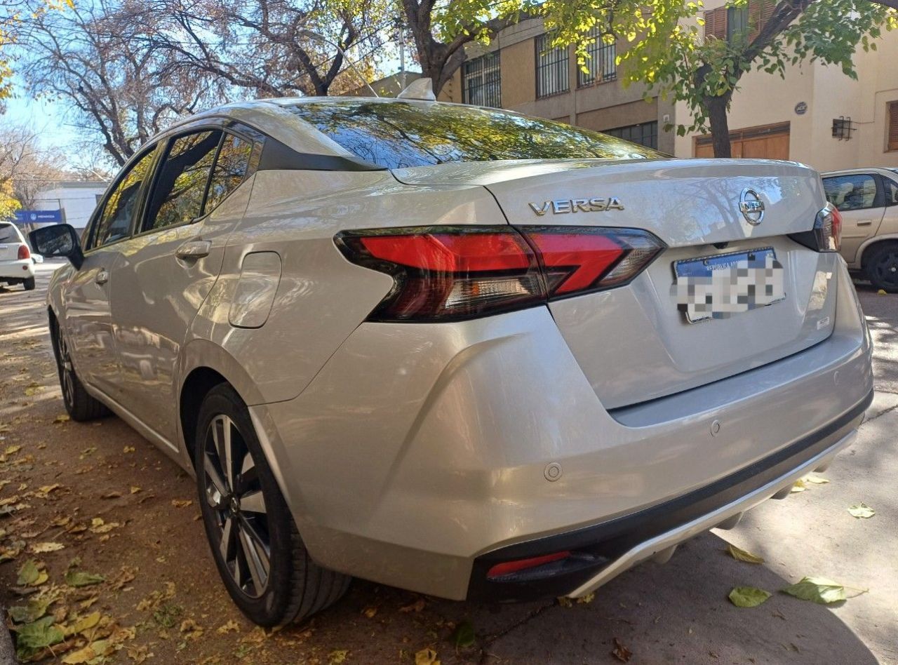 Nissan Versa Usado Financiado en Mendoza, deRuedas