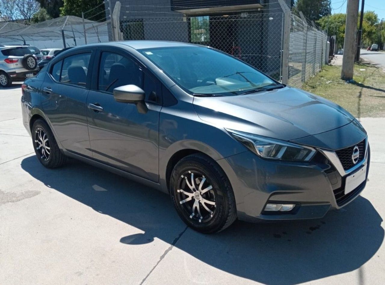 Nissan Versa Usado Financiado en Córdoba, deRuedas