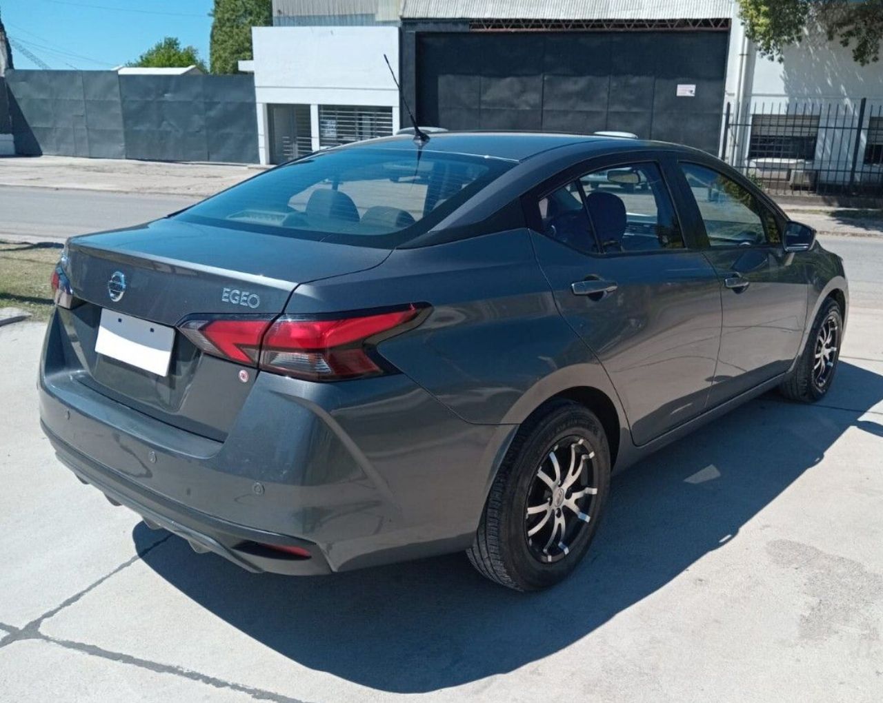 Nissan Versa Usado Financiado en Córdoba, deRuedas