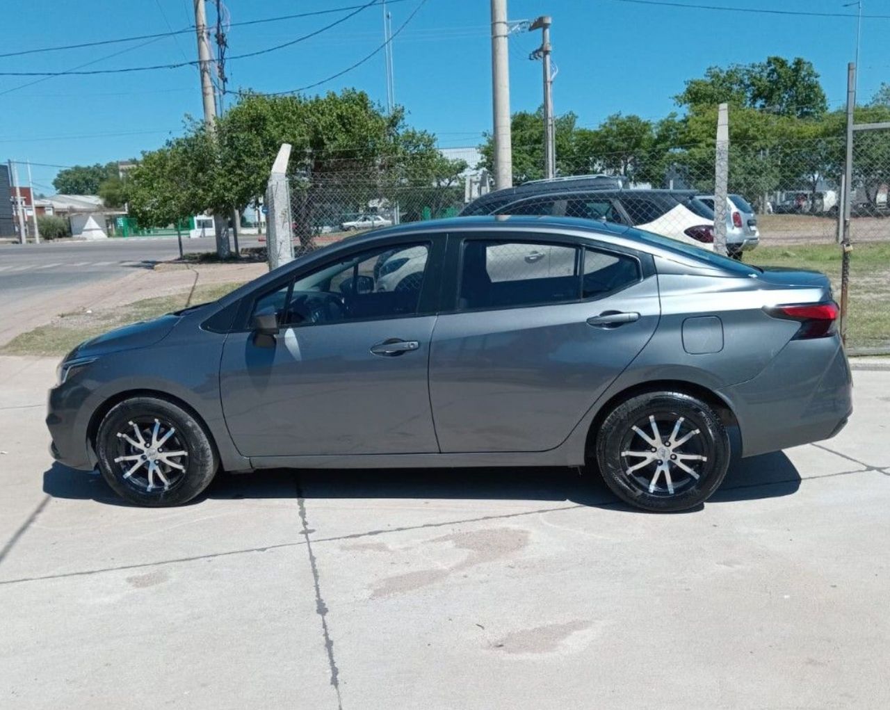 Nissan Versa Usado Financiado en Córdoba, deRuedas