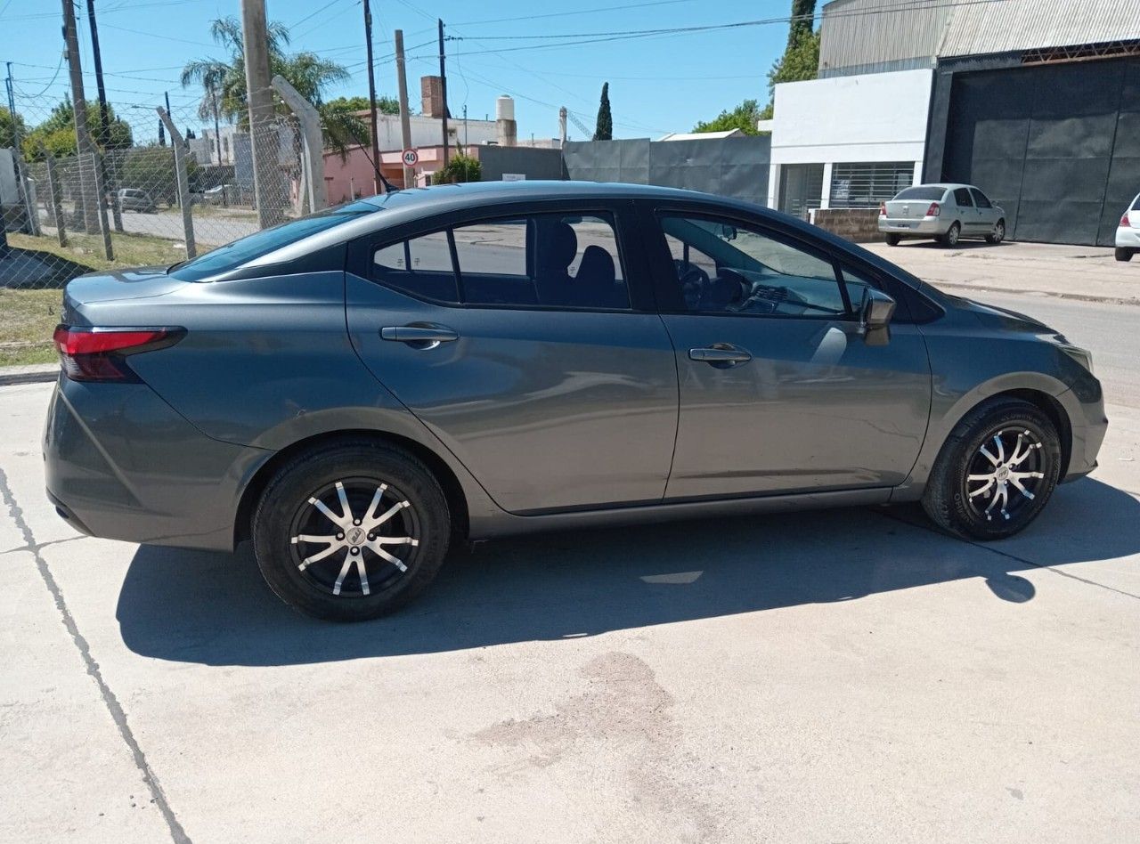 Nissan Versa Usado Financiado en Córdoba, deRuedas