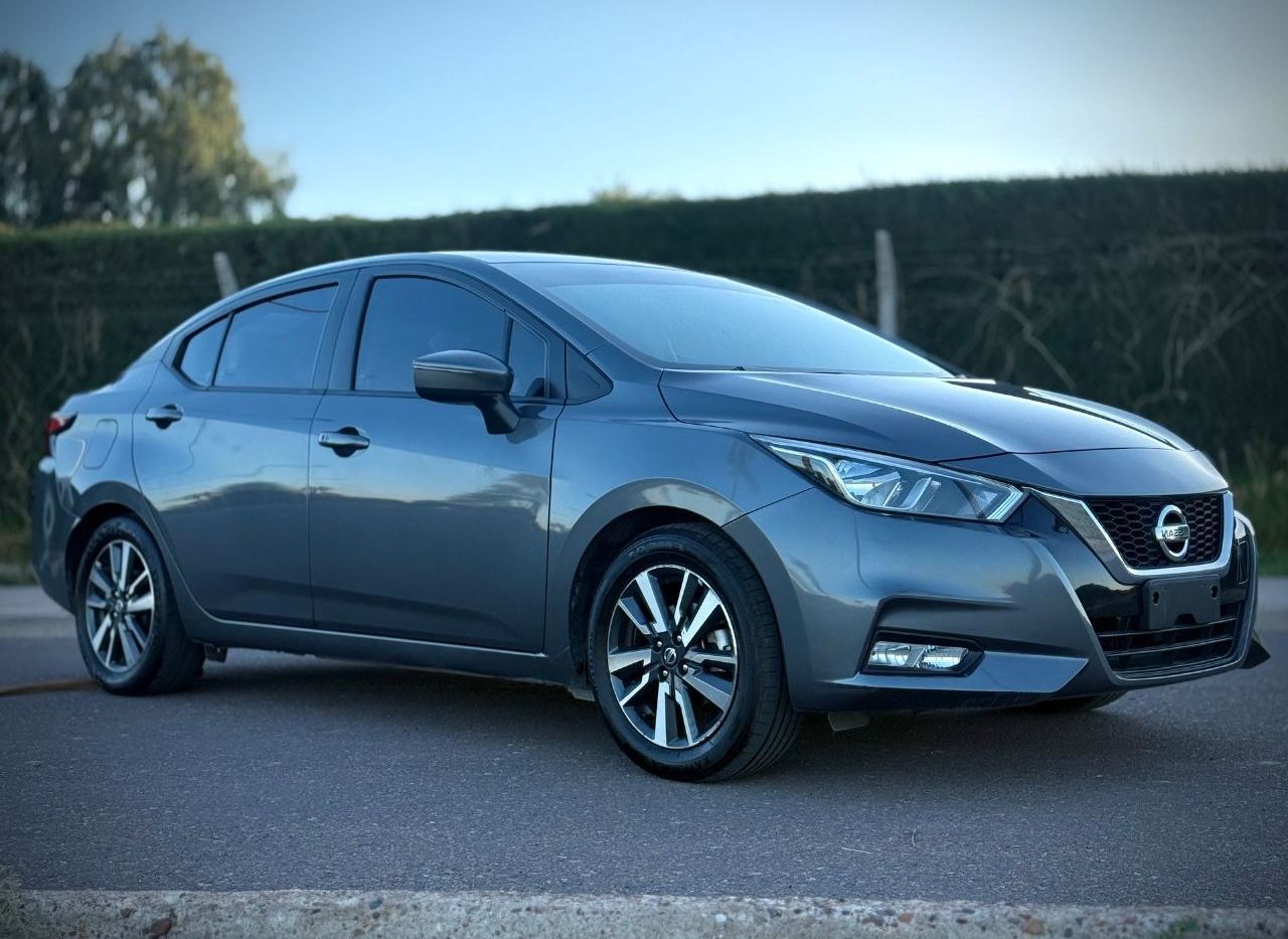 Nissan Versa Usado Financiado en Mendoza, deRuedas