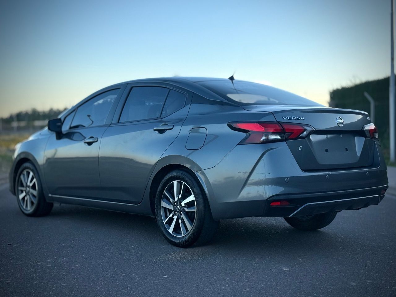 Nissan Versa Usado Financiado en Mendoza, deRuedas