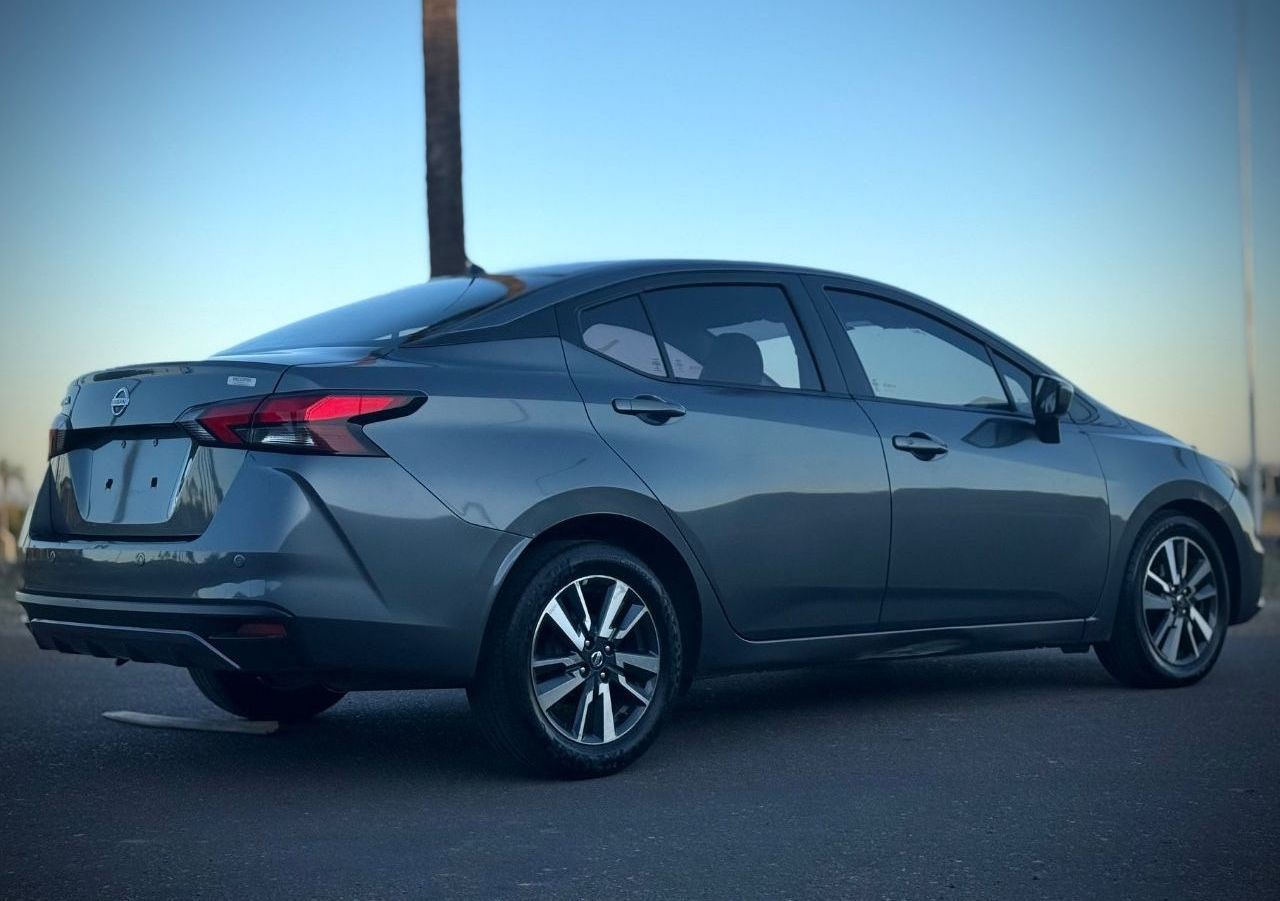 Nissan Versa Usado Financiado en Mendoza, deRuedas