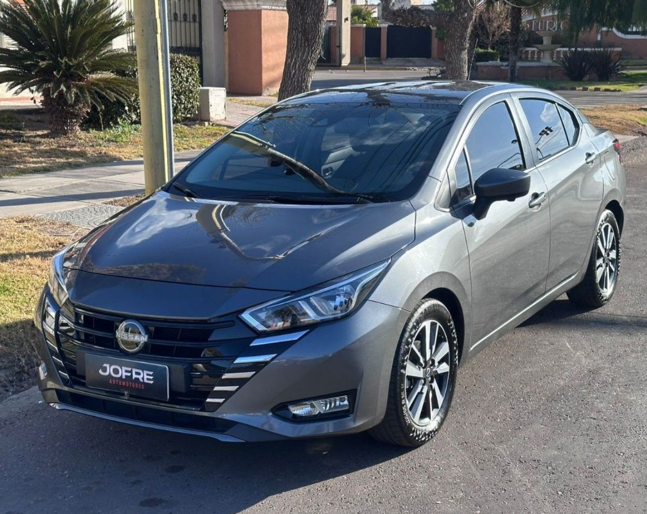 Nissan Versa Usado Financiado en Mendoza, deRuedas