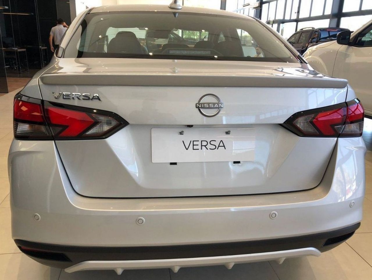 Nissan Versa Nuevo en Córdoba, deRuedas