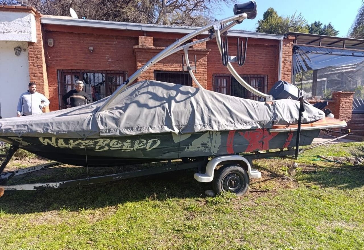 Náutica Lancha Usado en Córdoba, deRuedas