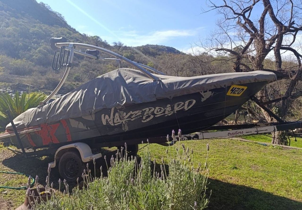 Náutica Lancha Usado en Córdoba, deRuedas