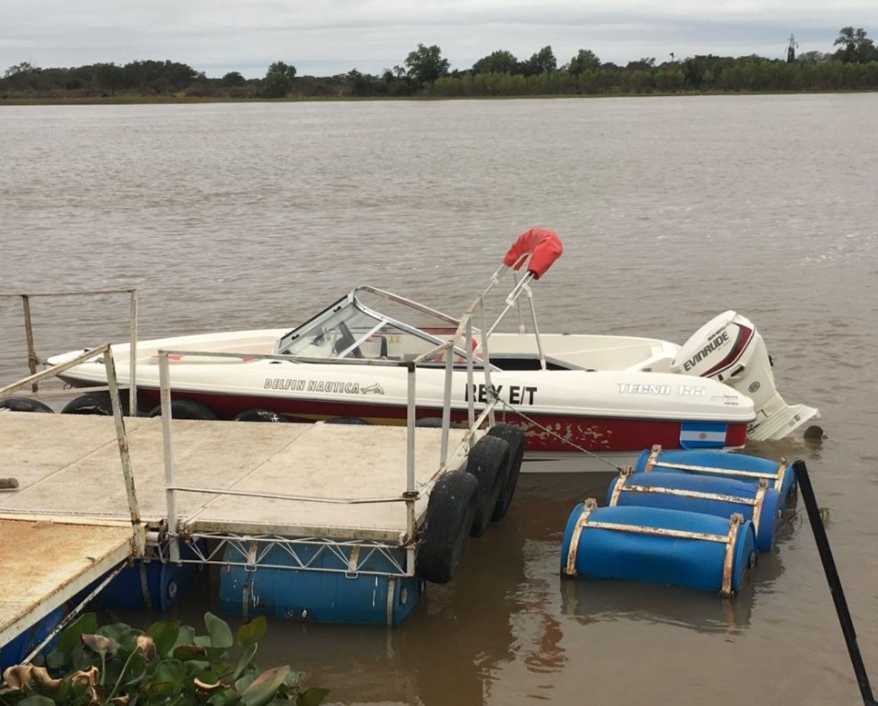 Náutica Lancha Usado en San Juan, deRuedas