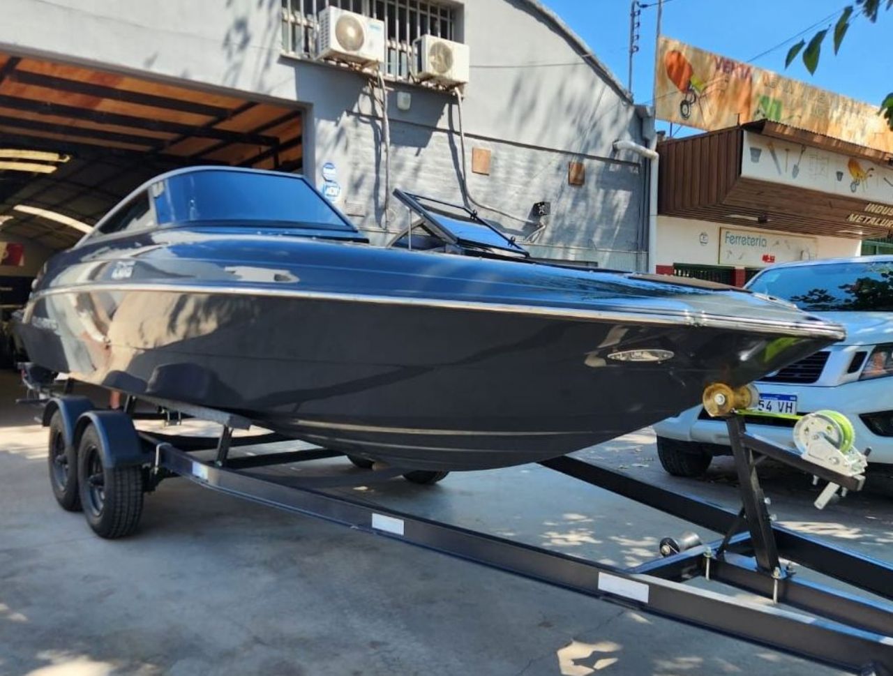 Náutica Lancha Nuevo en Mendoza, deRuedas